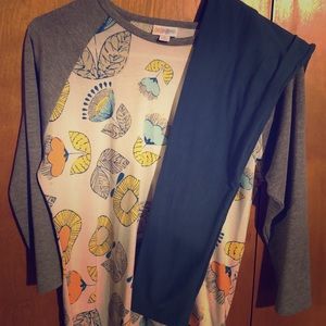 LuLaRoe Shirt Size Sm & One Size Blue Leggings